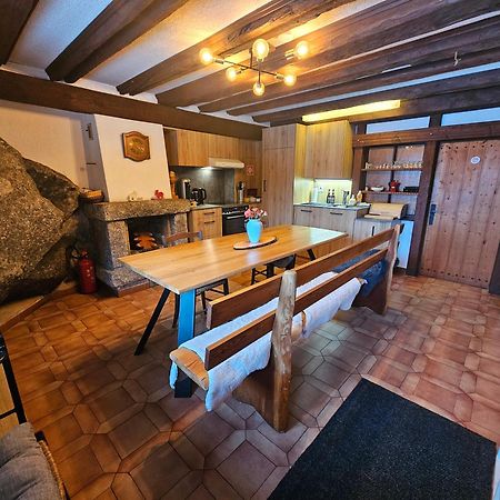 Petit Chalet Rustique Et Bucolique Bovernier Exterior photo