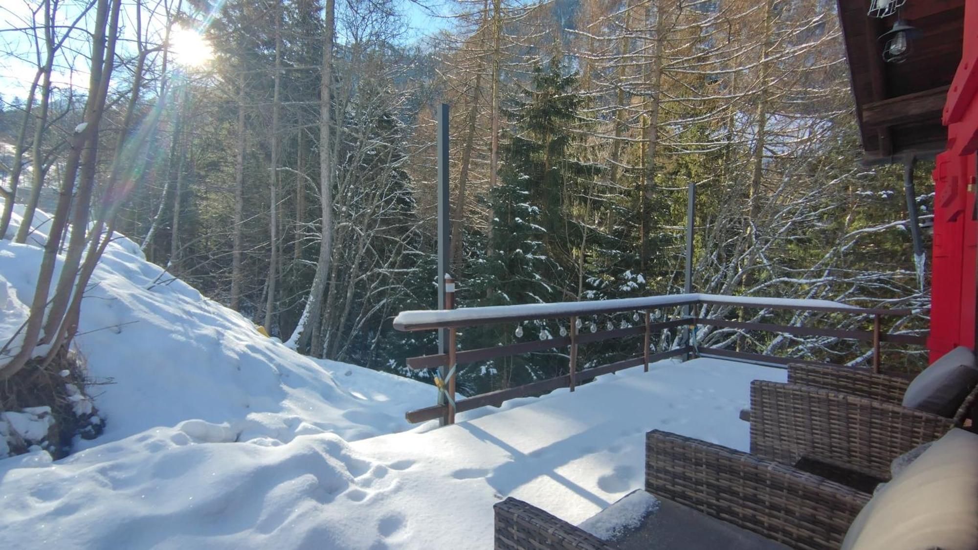 Petit Chalet Rustique Et Bucolique Bovernier Exterior photo