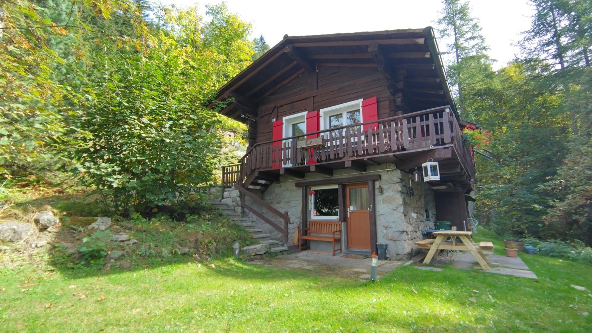 Petit Chalet Rustique Et Bucolique Bovernier Exterior photo