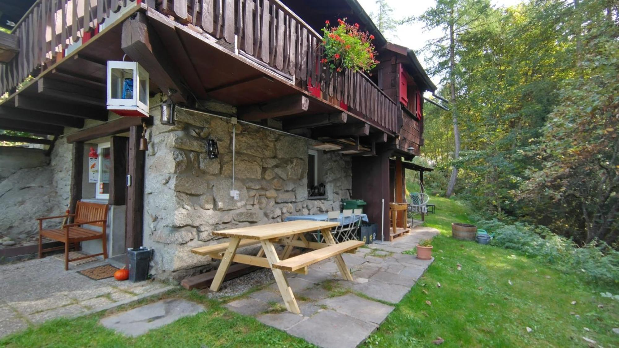 Petit Chalet Rustique Et Bucolique Bovernier Exterior photo