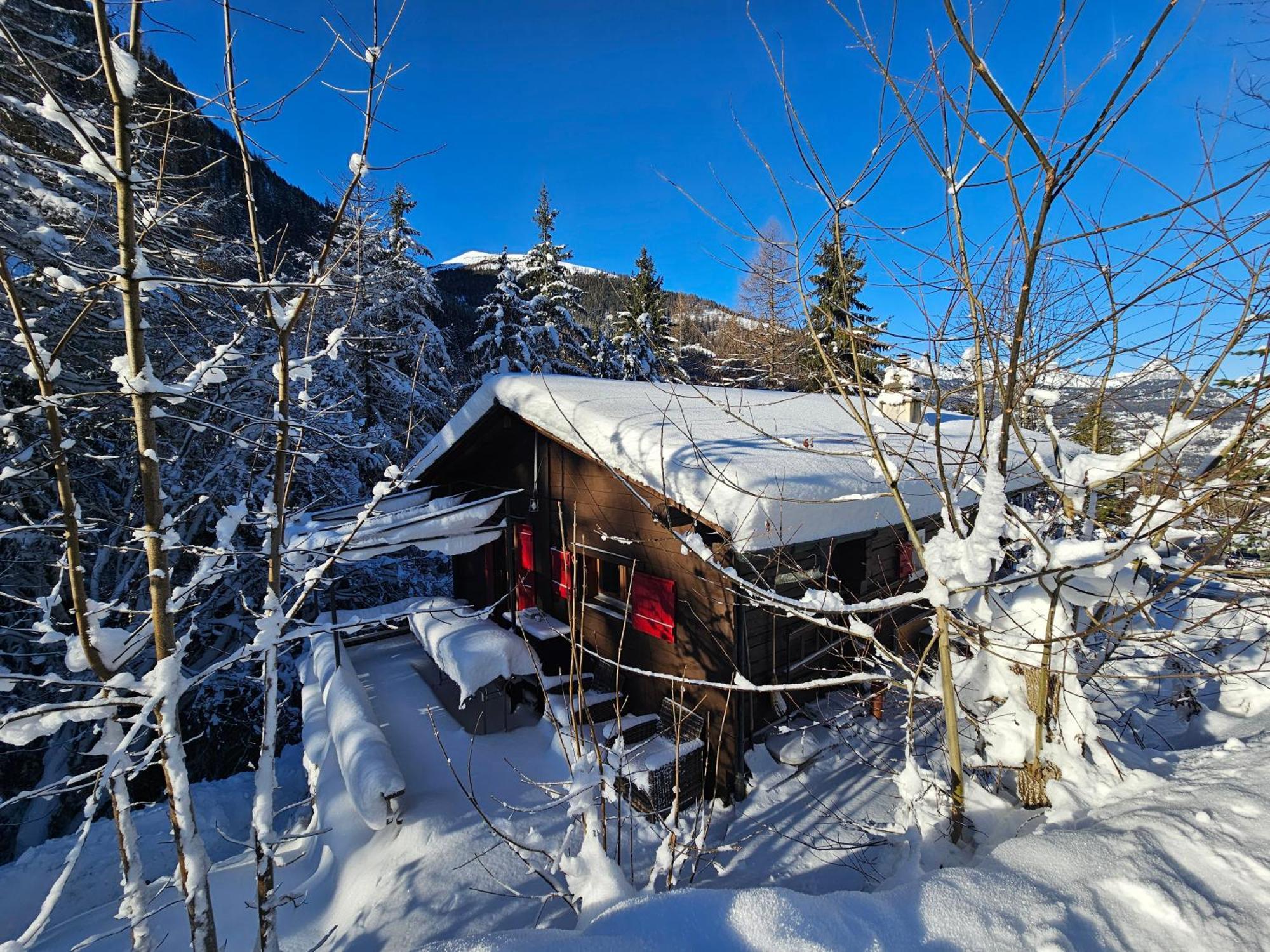 Petit Chalet Rustique Et Bucolique Bovernier Exterior photo